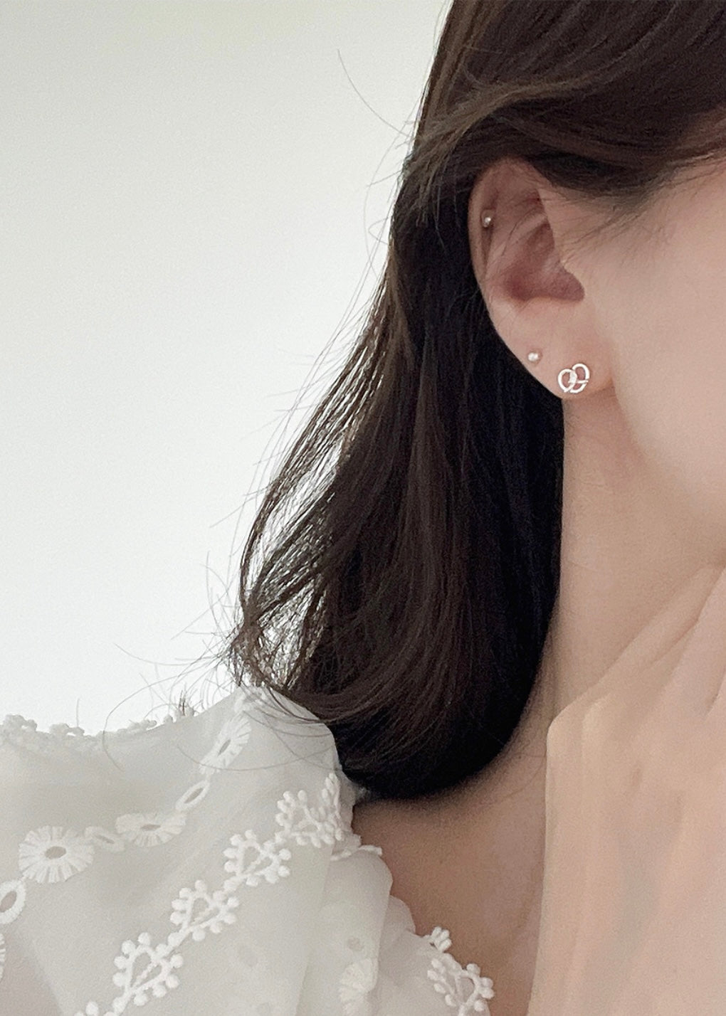 Mini pretzel stud earrings