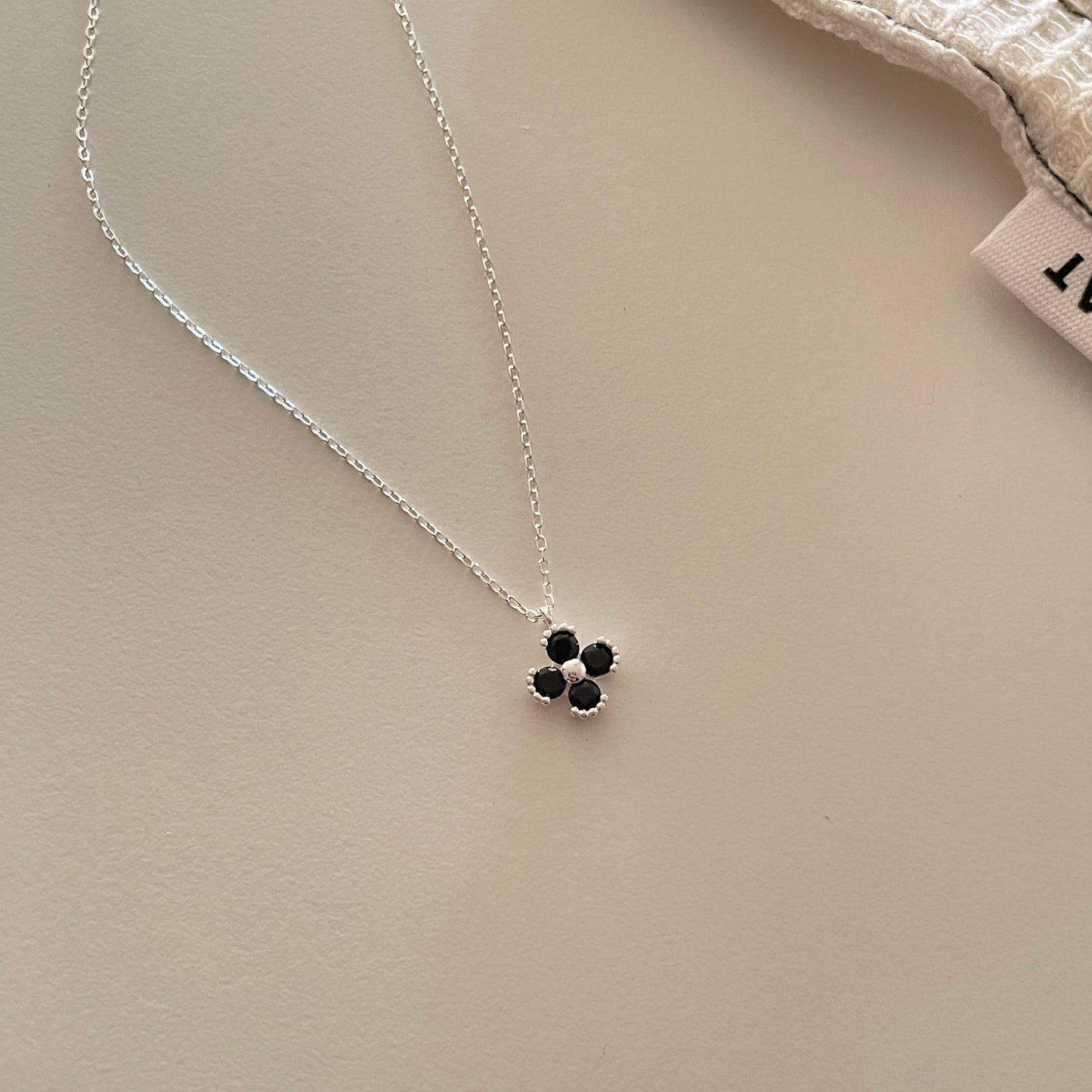 Black stone flower necklace