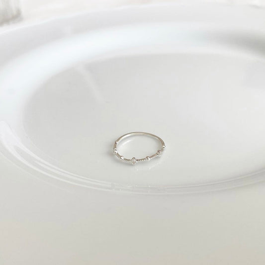 Basic clover petite ring