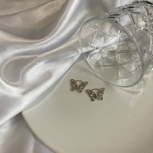 Holangnabi one-touch earrings