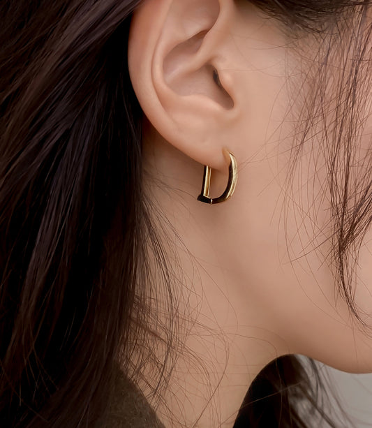 D one-touch earrings