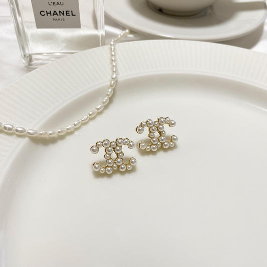 Pearl CC earrings