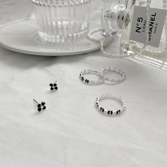 Black stone flower earrings