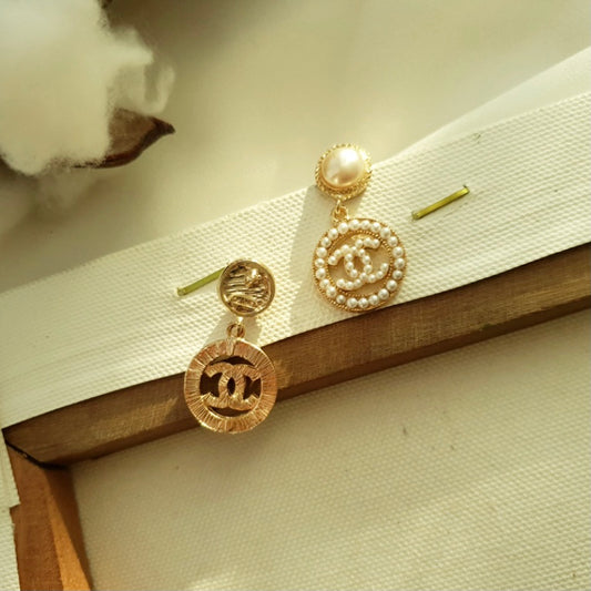 Drop pearl CC earring