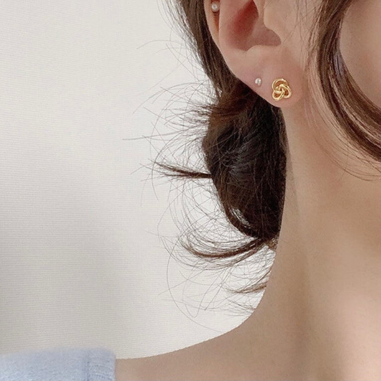 Three ring stud earrings