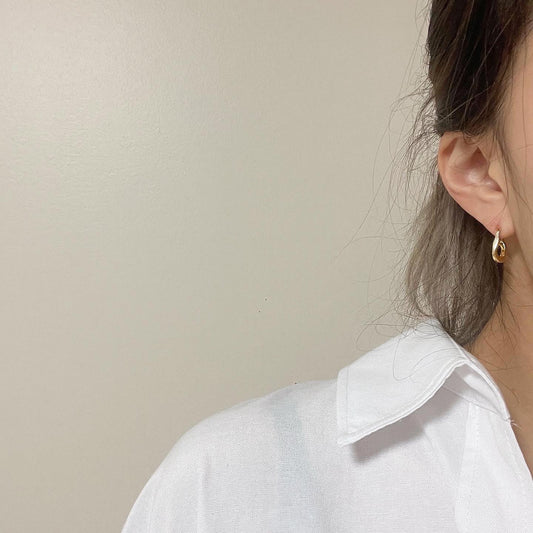 Chandal one-touch earrings