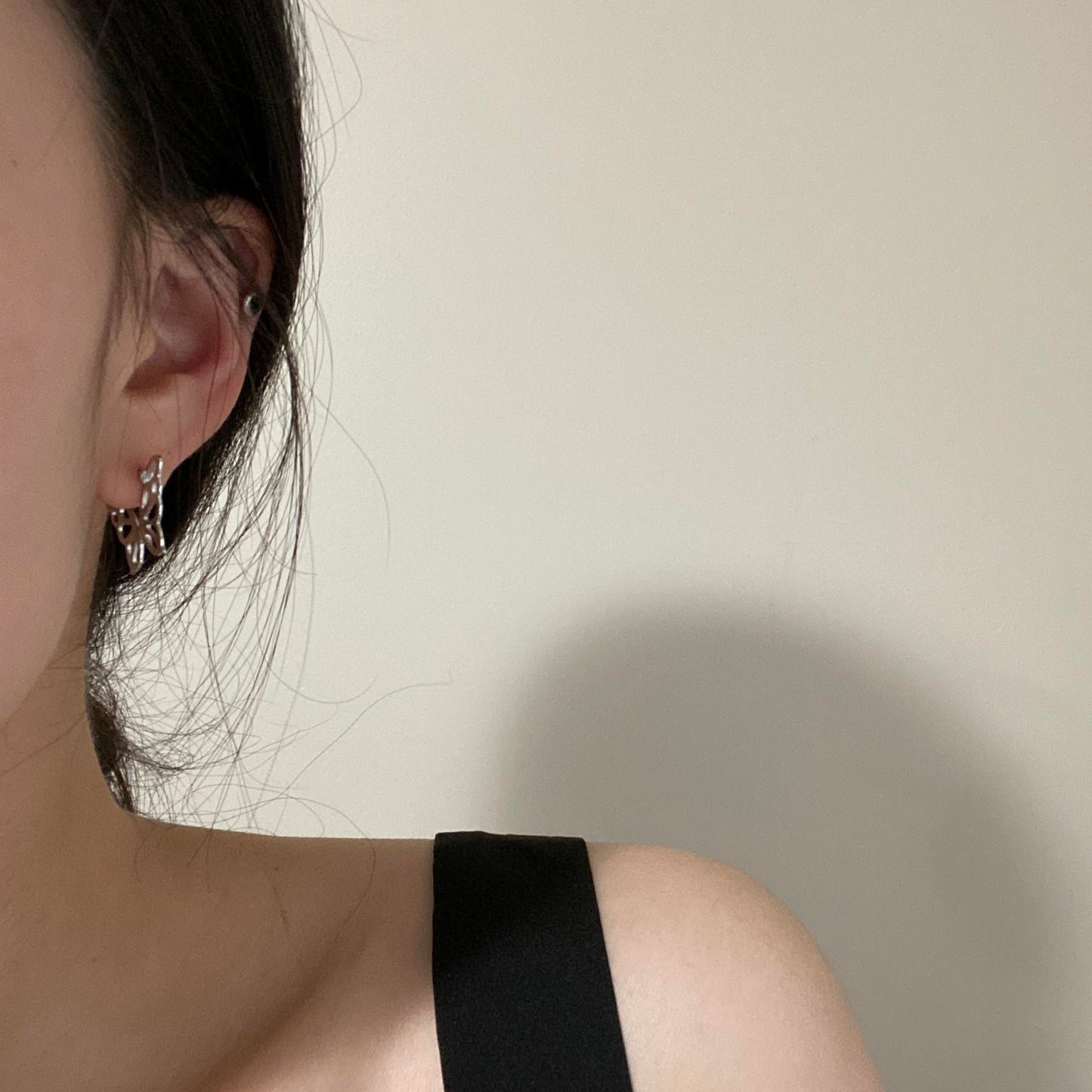 Holangnabi one-touch earrings