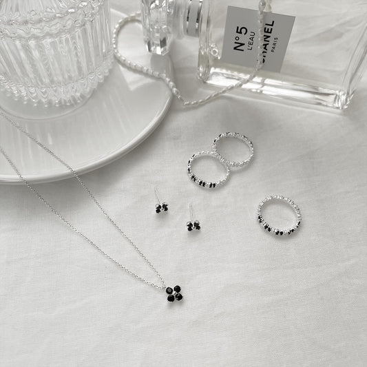 Black stone flower earrings