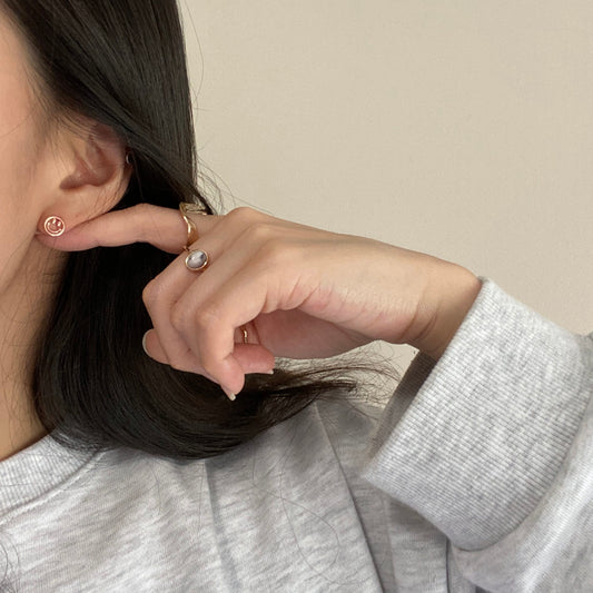 Happy smile stud earrings