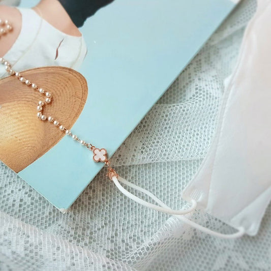 Pearl clover mask strap