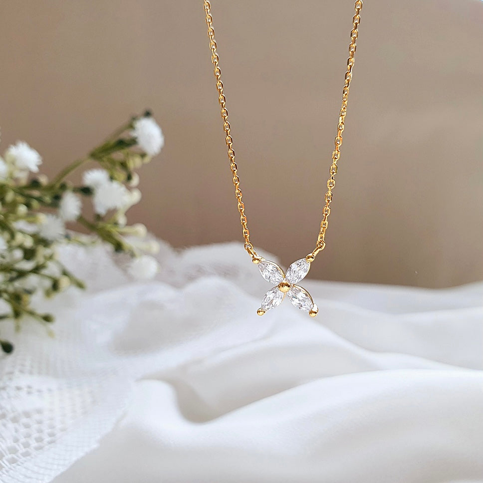 Summer flower necklace