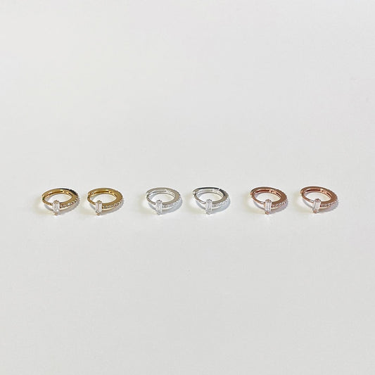 Cubic T one-touch earrings