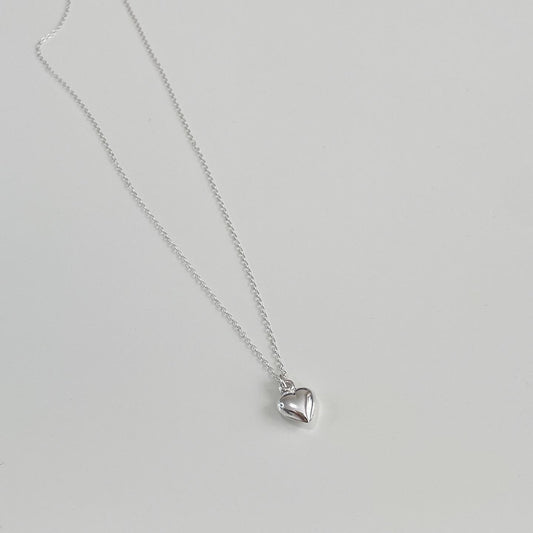 Balloon heart necklace