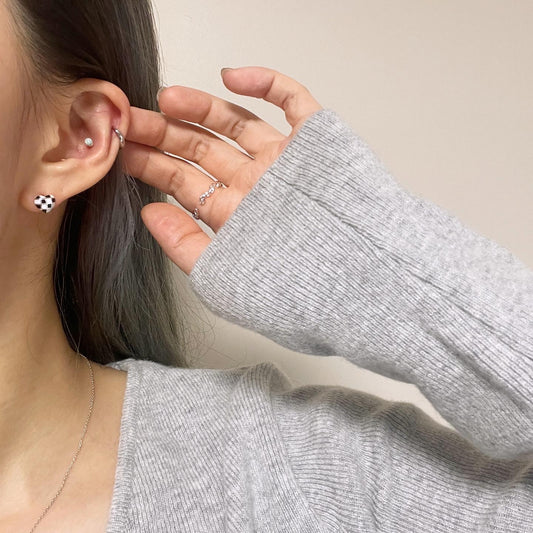 Checkered heart earrings