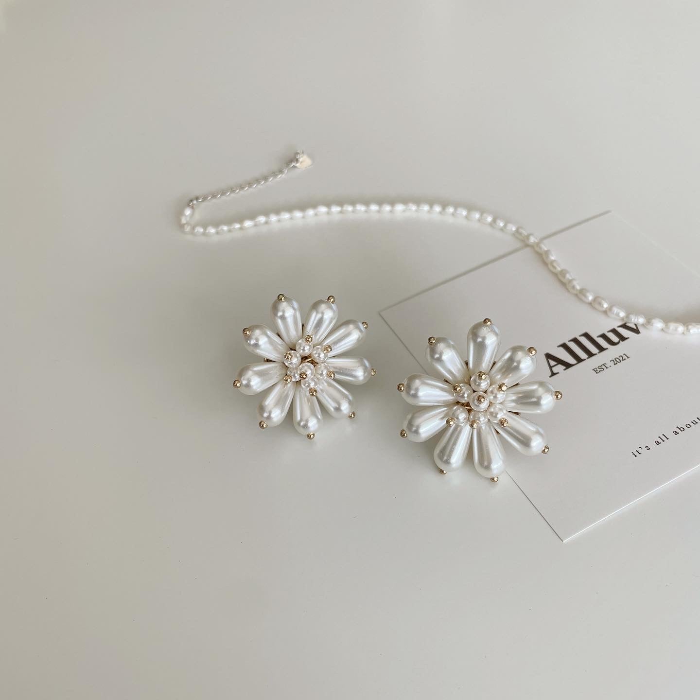 Cotton point earrings