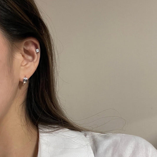 H one-touch earrings