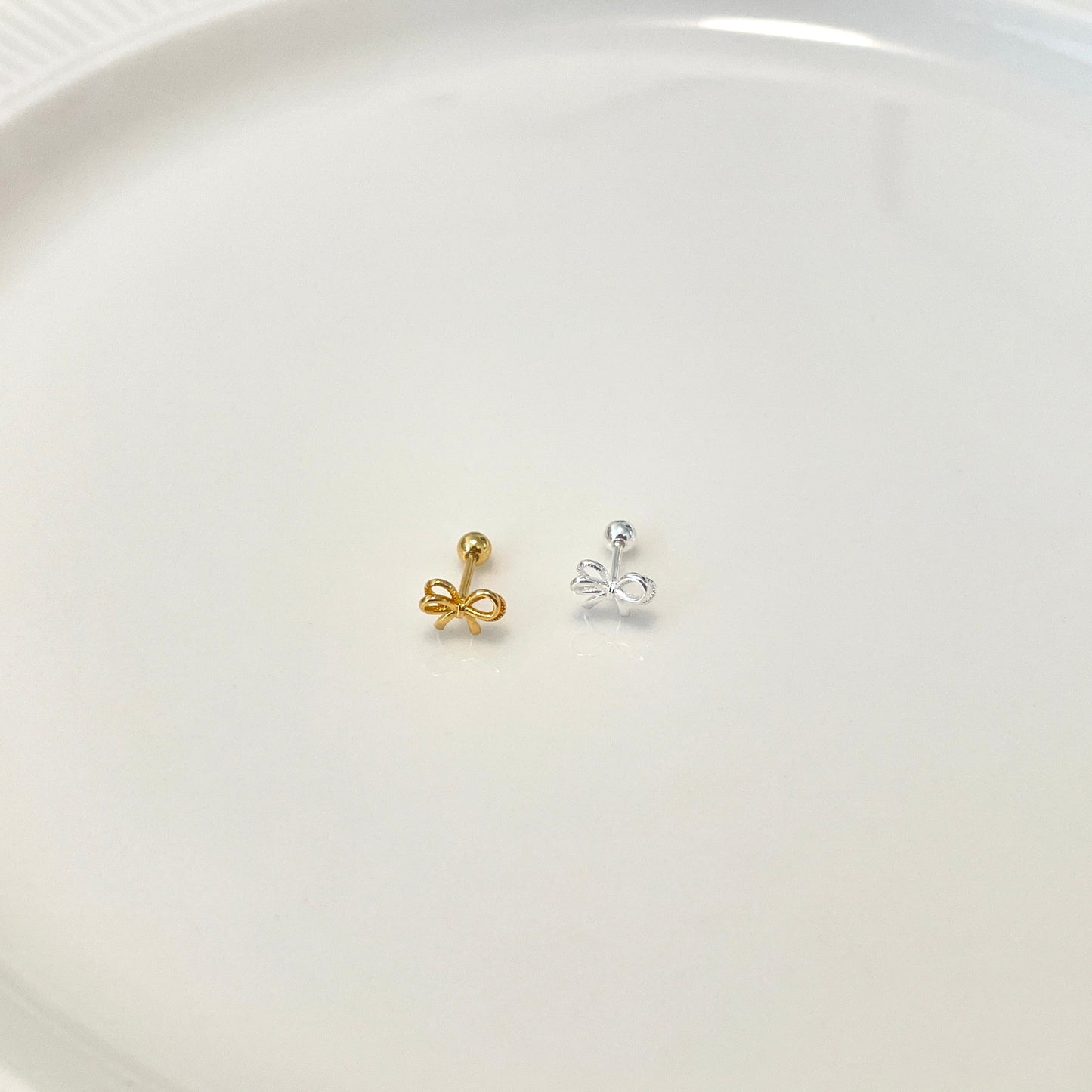 Glimmered twist piercing