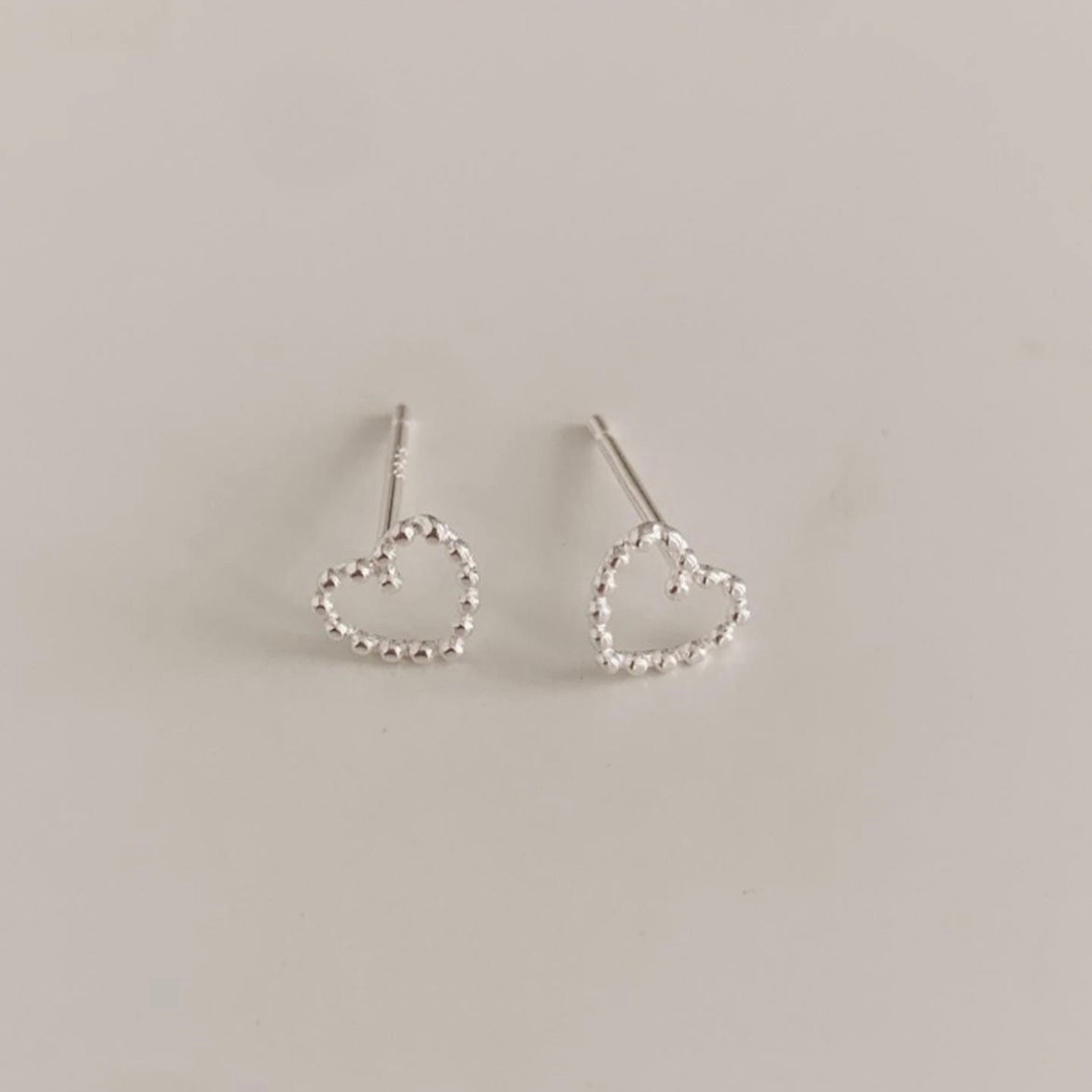 Airy heart earrings
