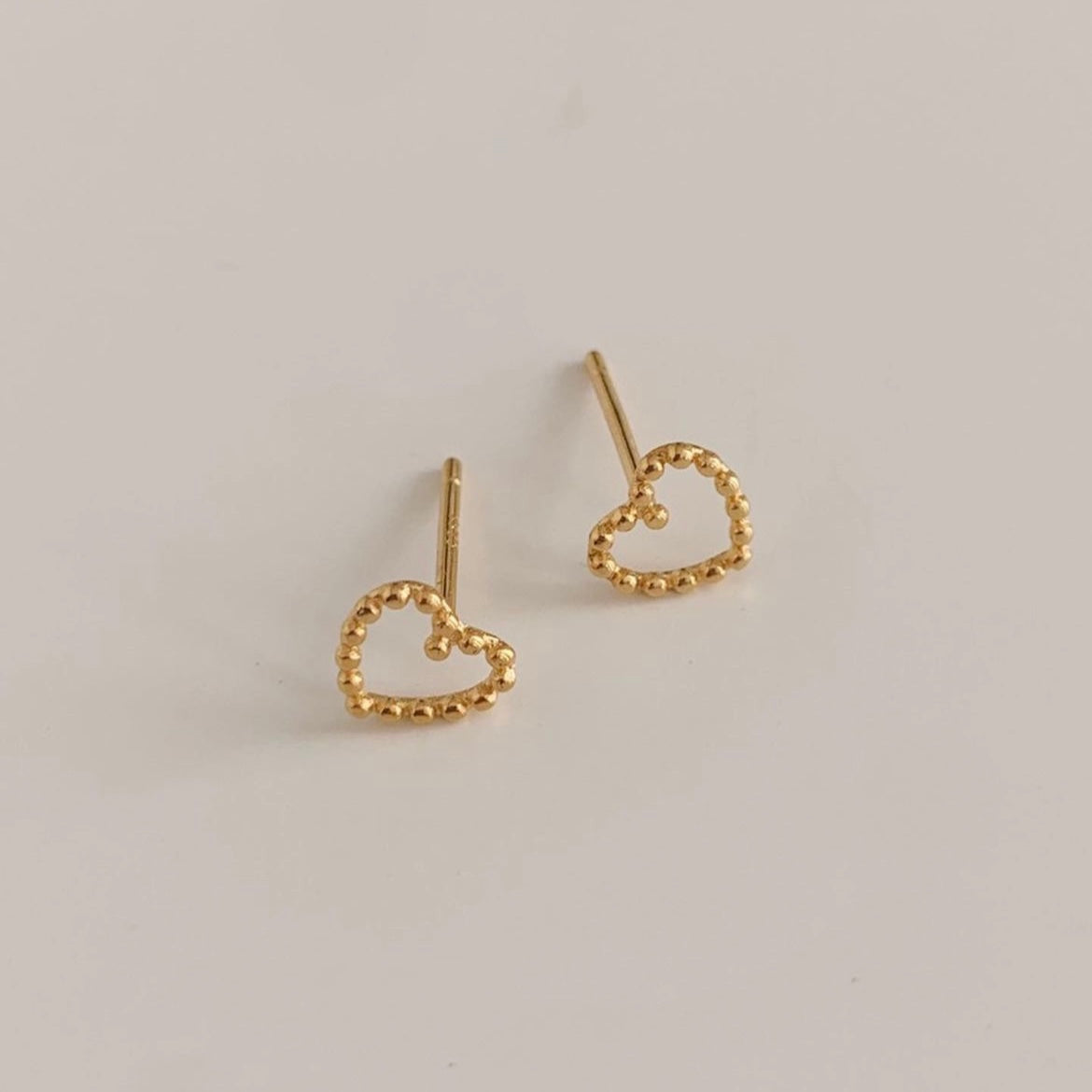 Airy heart earrings