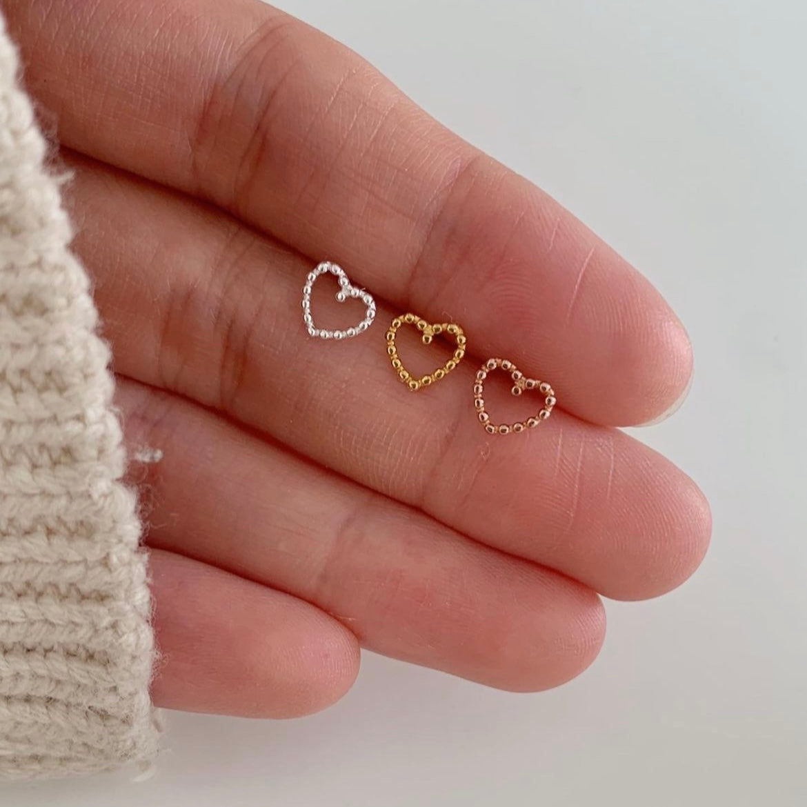 Airy heart earrings