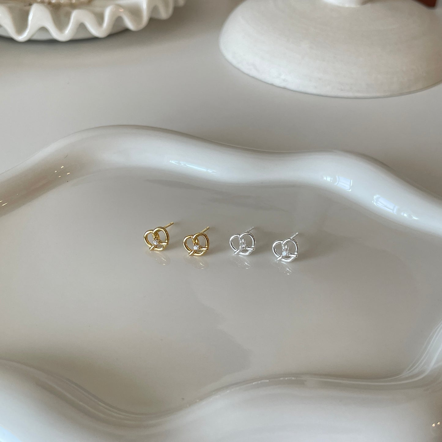 Mini pretzel stud earrings