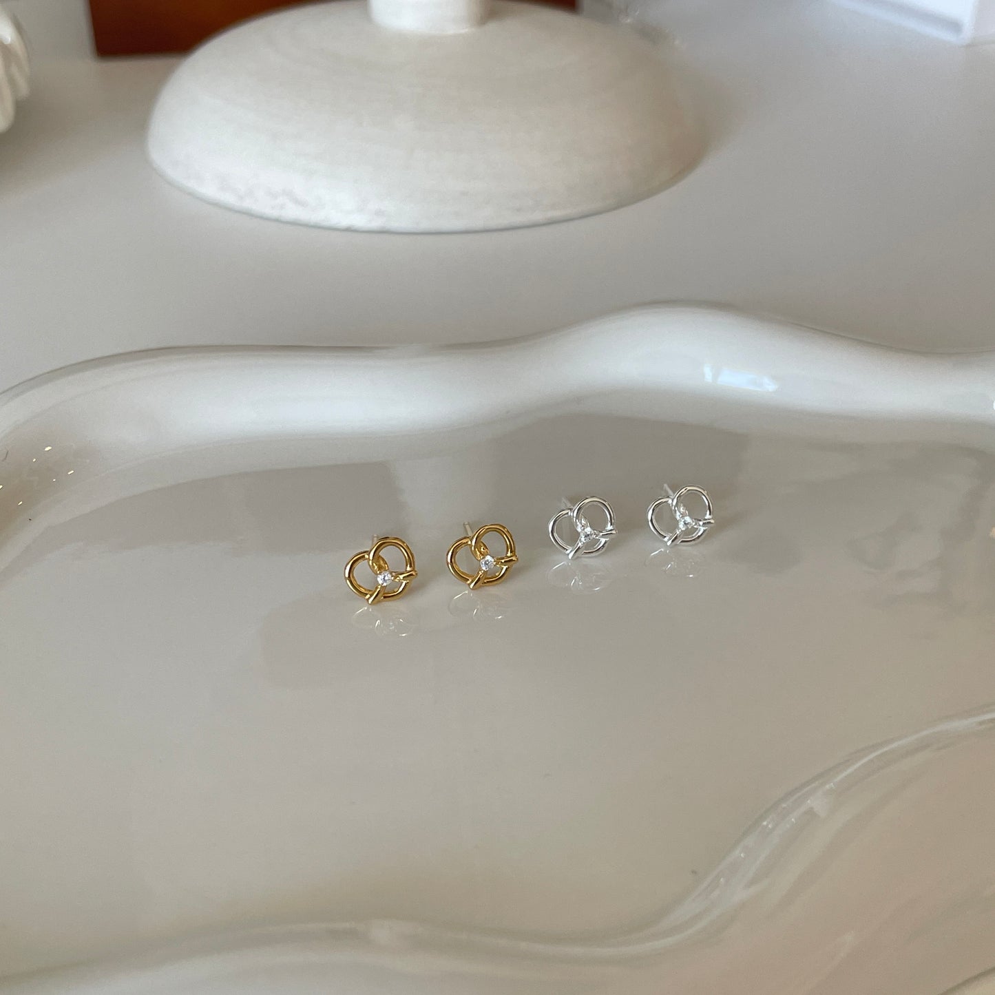 Mini pretzel stud earrings