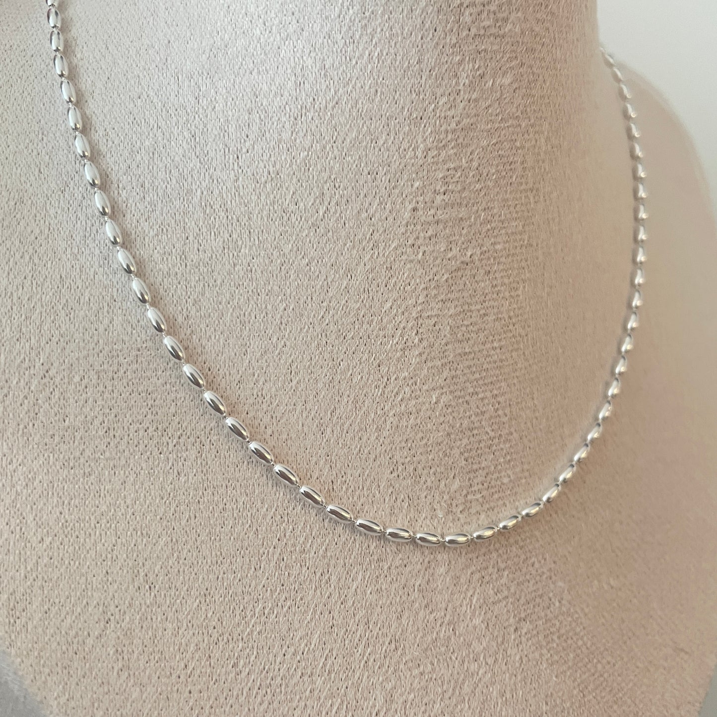 Silver pearl necklace