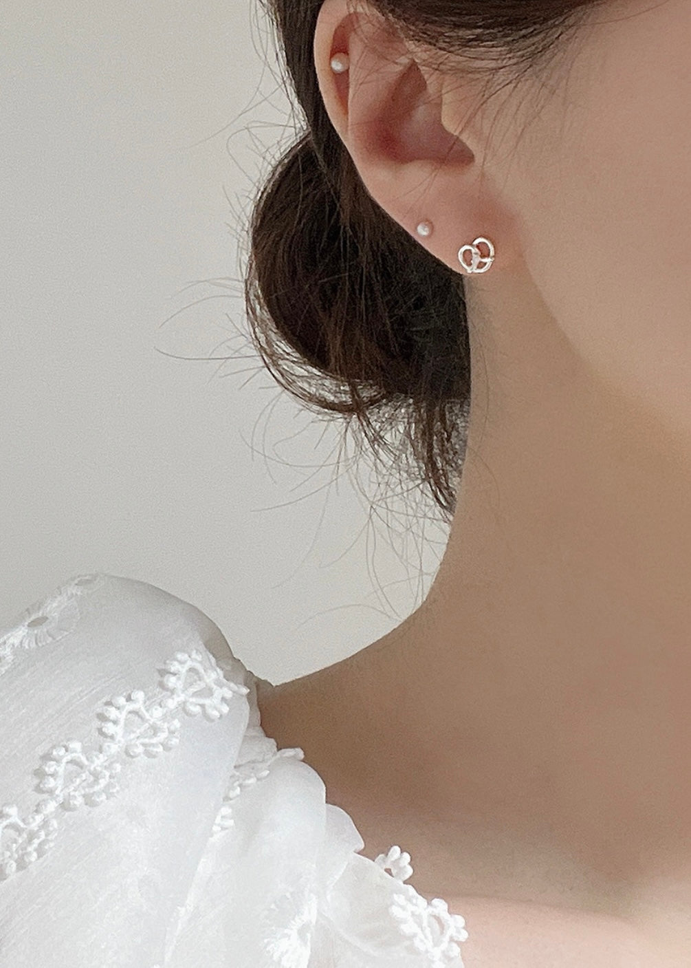 Mini pretzel stud earrings