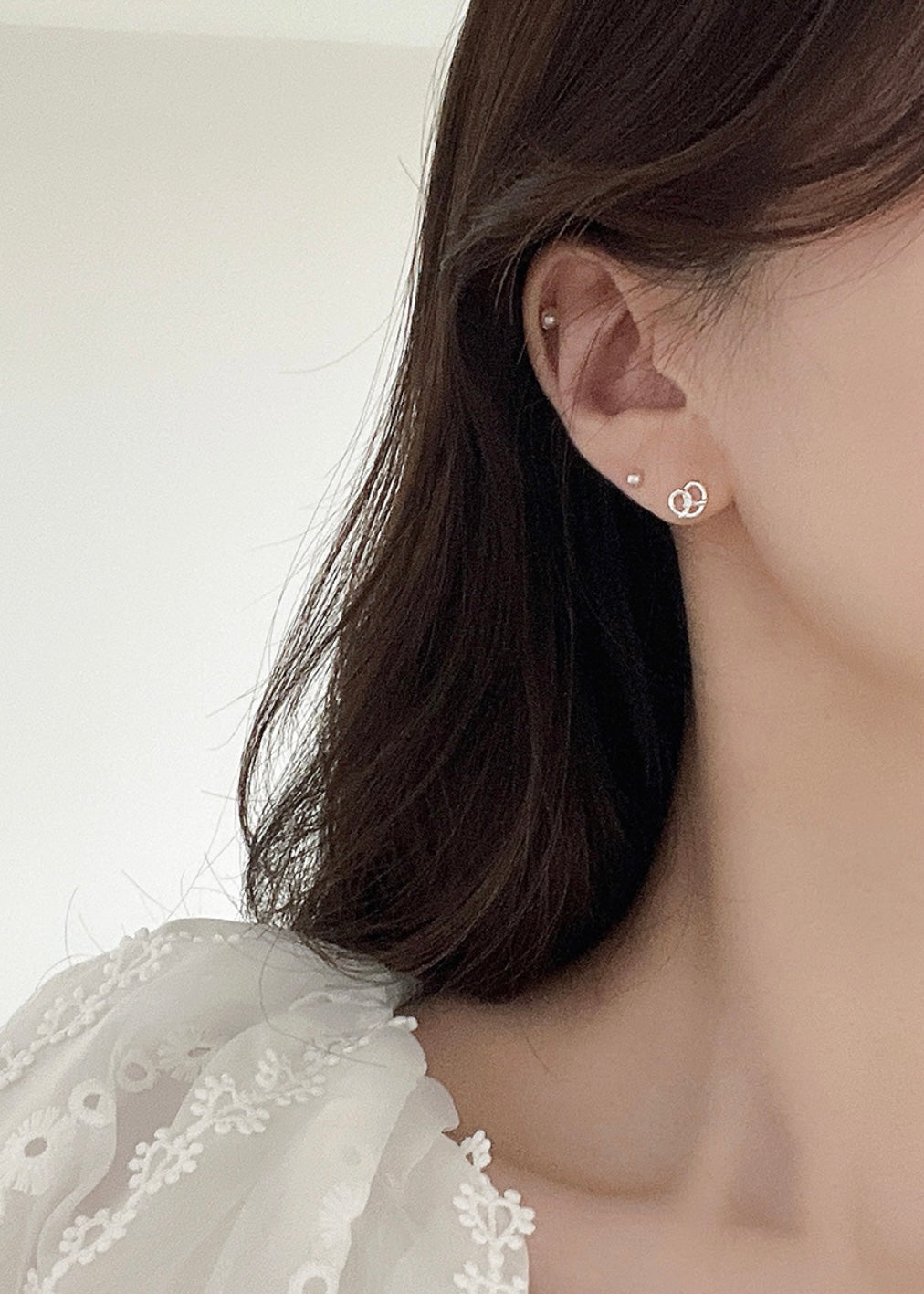 Mini pretzel stud earrings