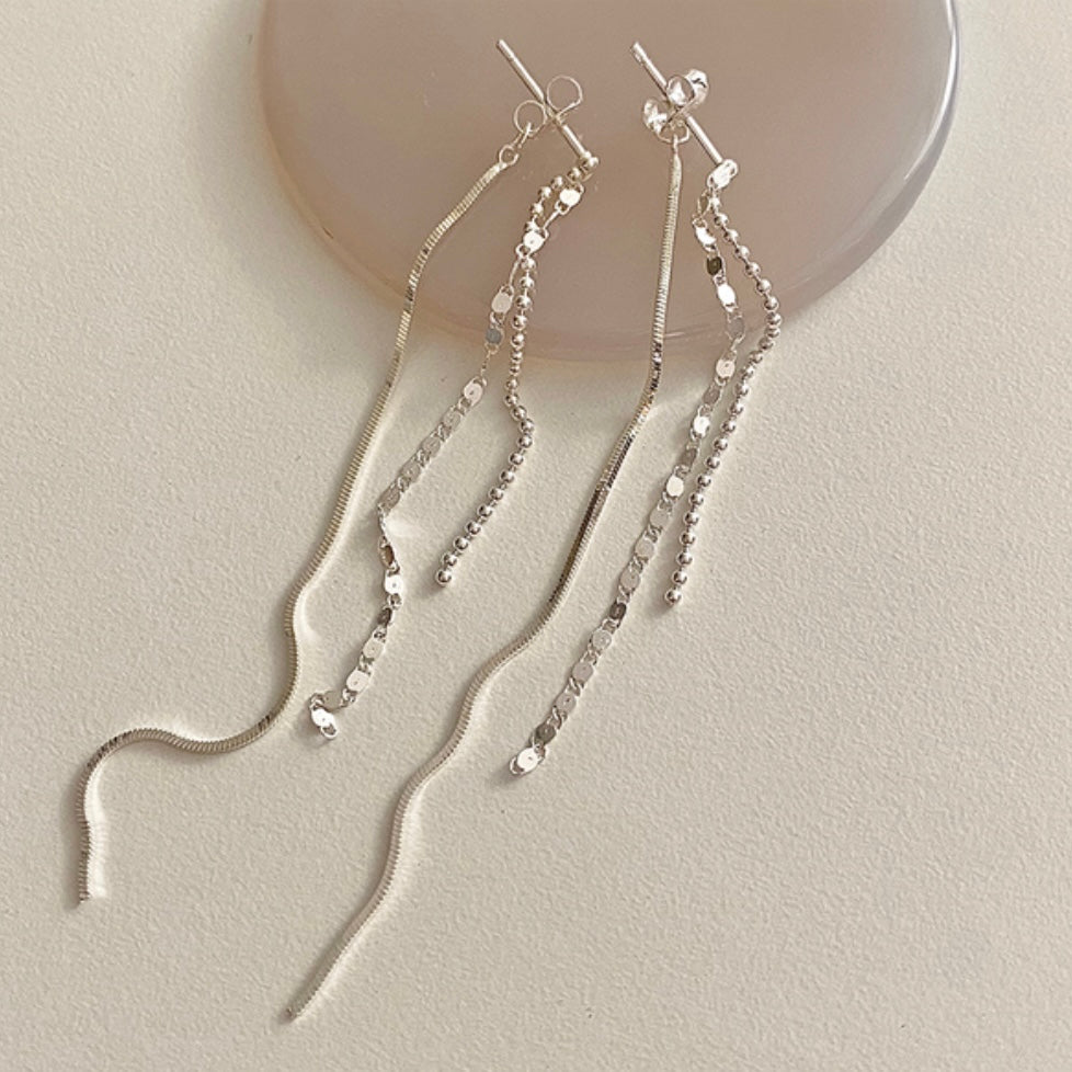 IU long chain earrings
