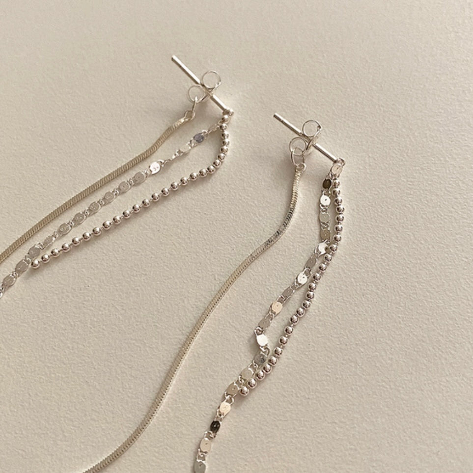 IU long chain earrings