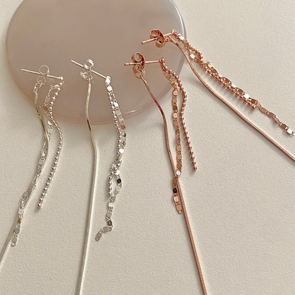 IU long chain earrings