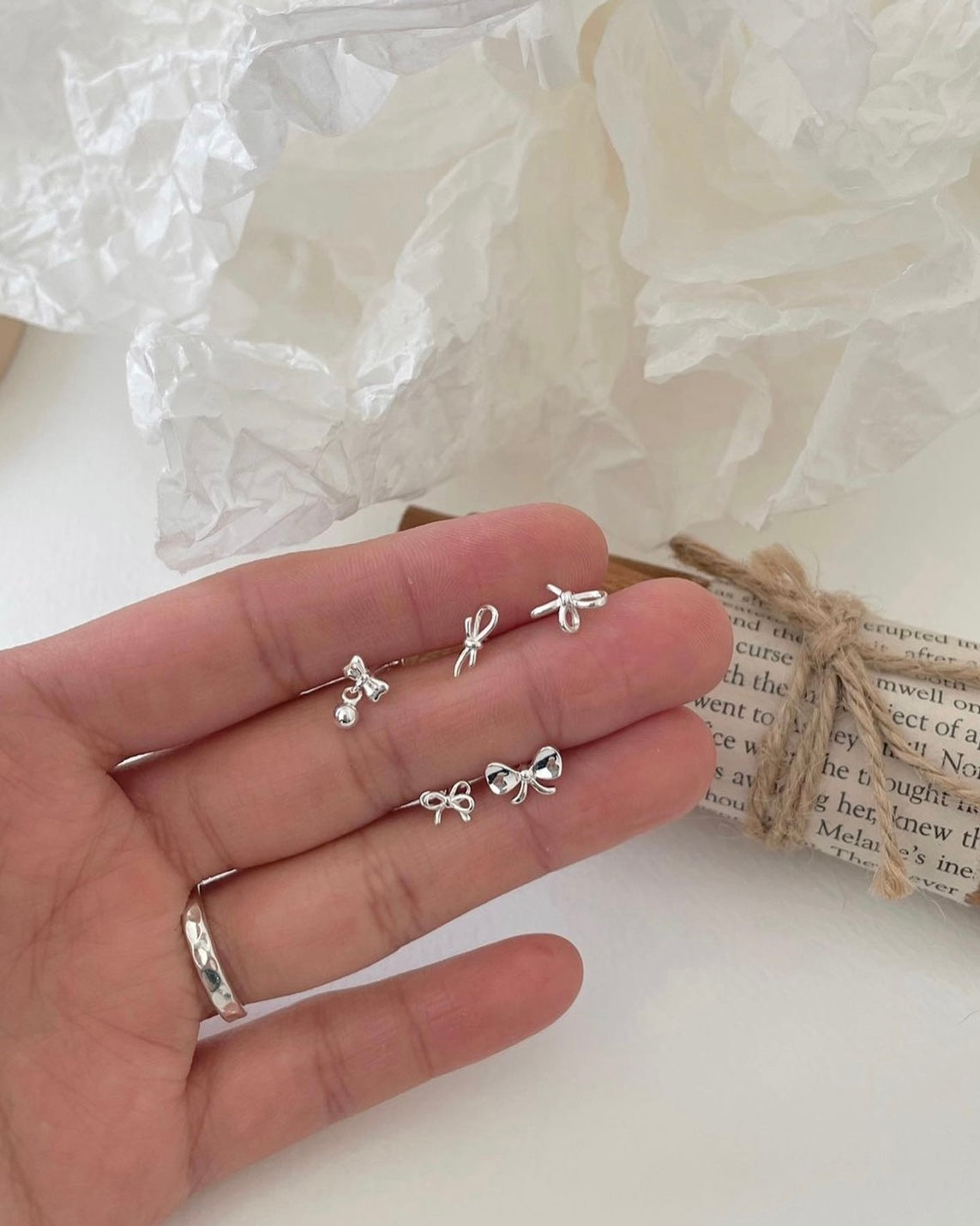 Glimmered twist piercing