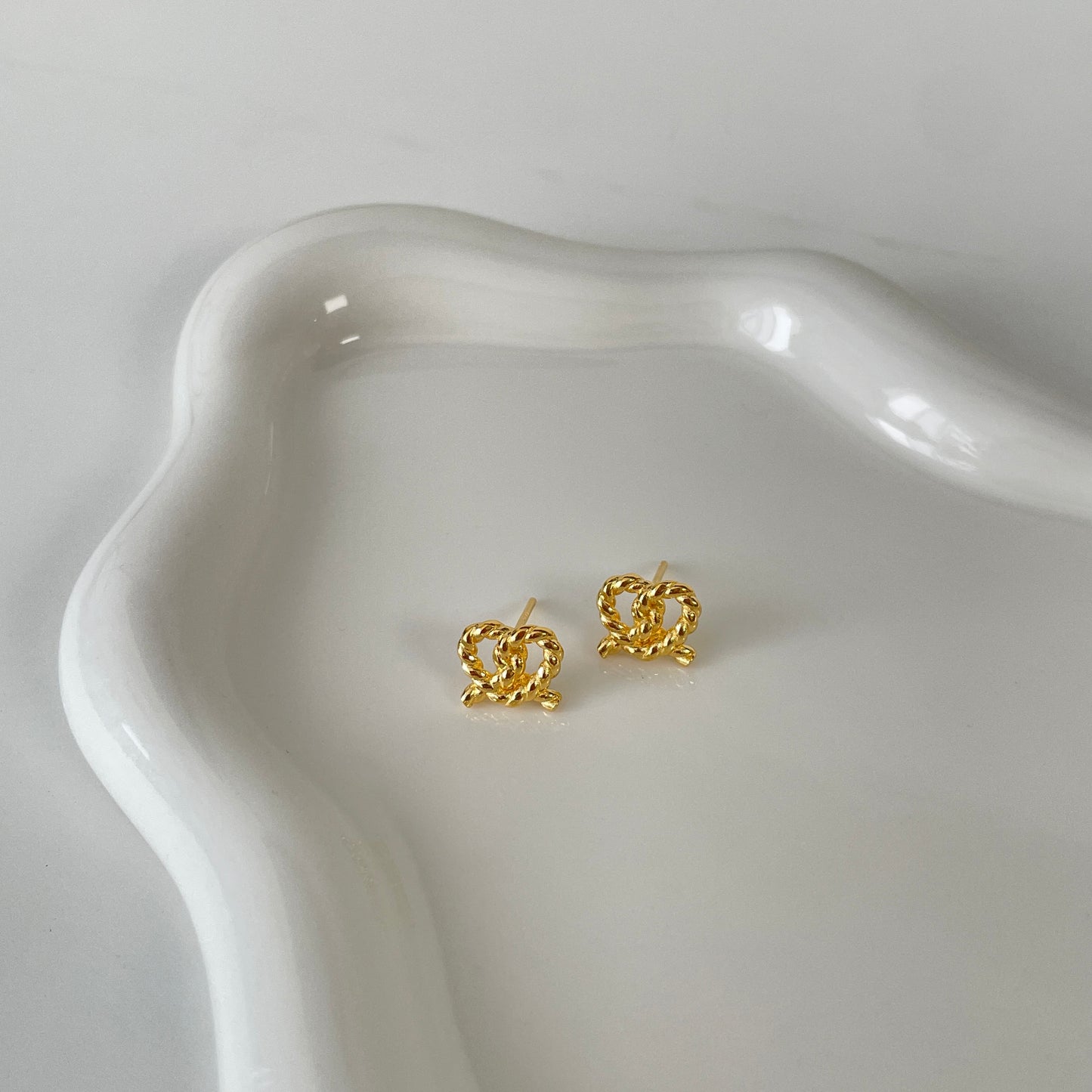 Twisted pretzel earrings