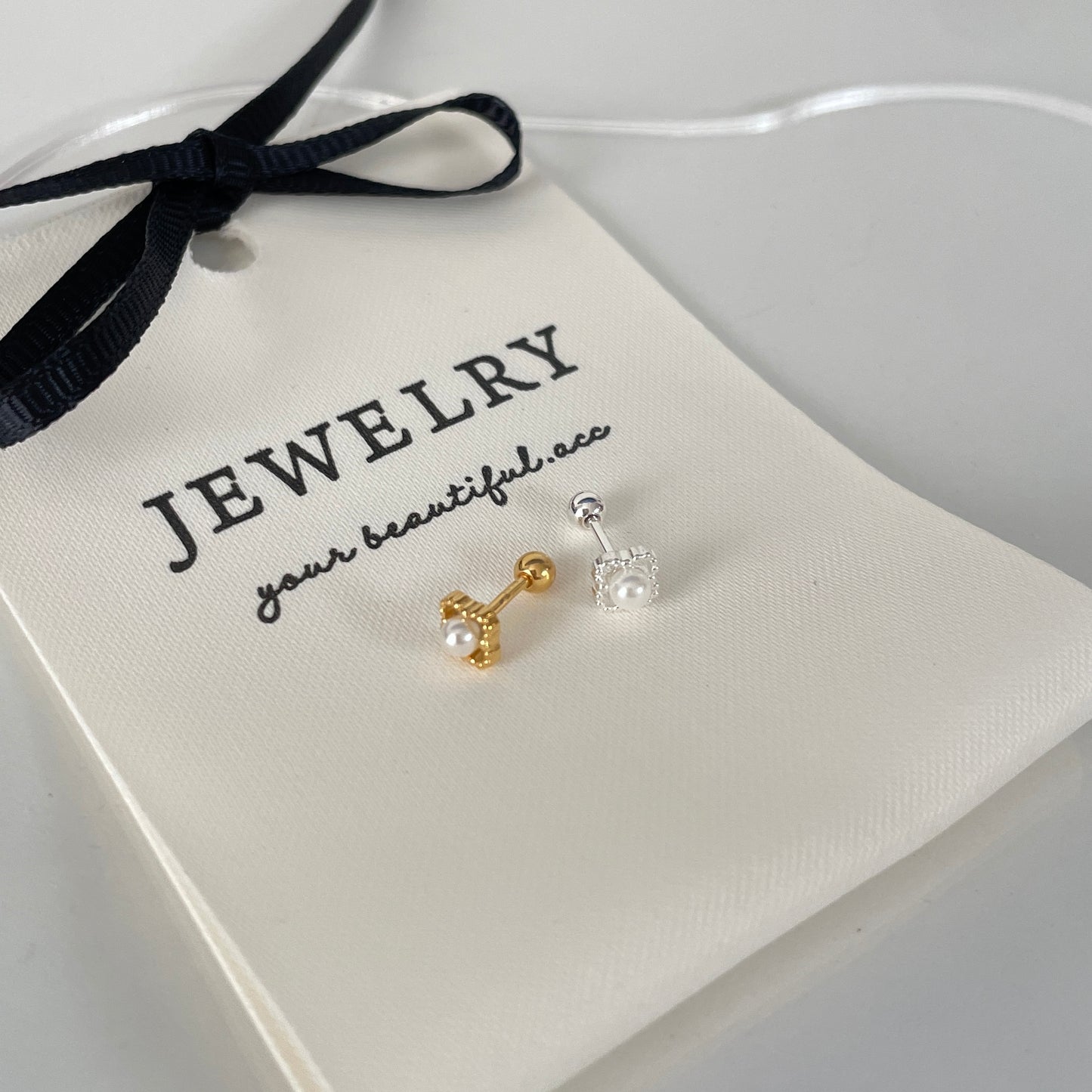 Pearlie flower piercing