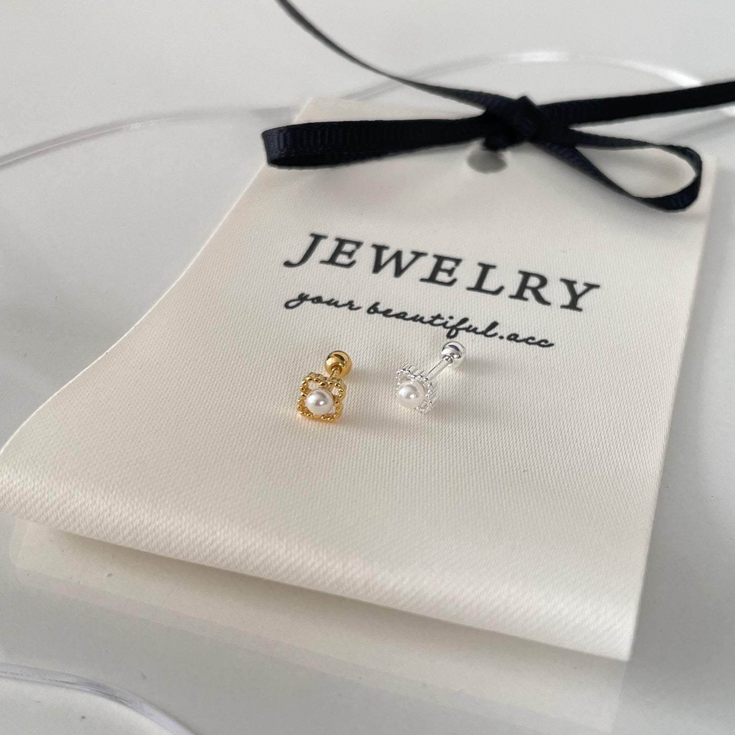 Pearlie flower piercing