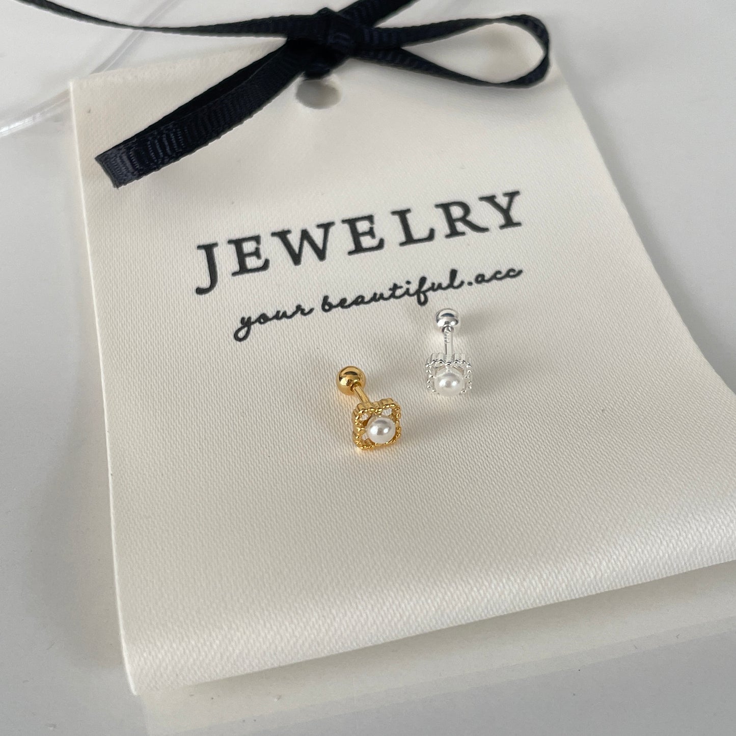 Pearlie flower piercing