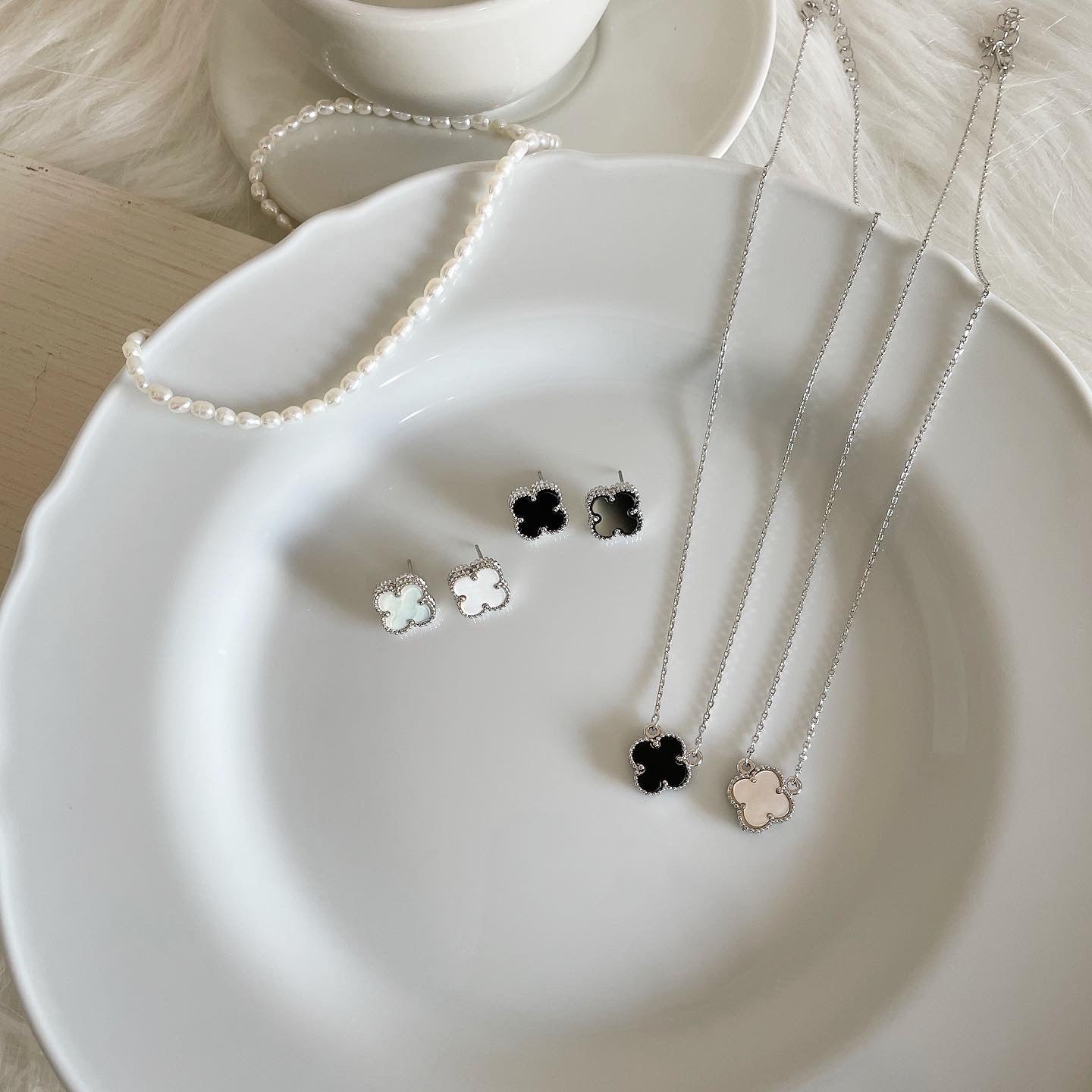 Basic clover earrings