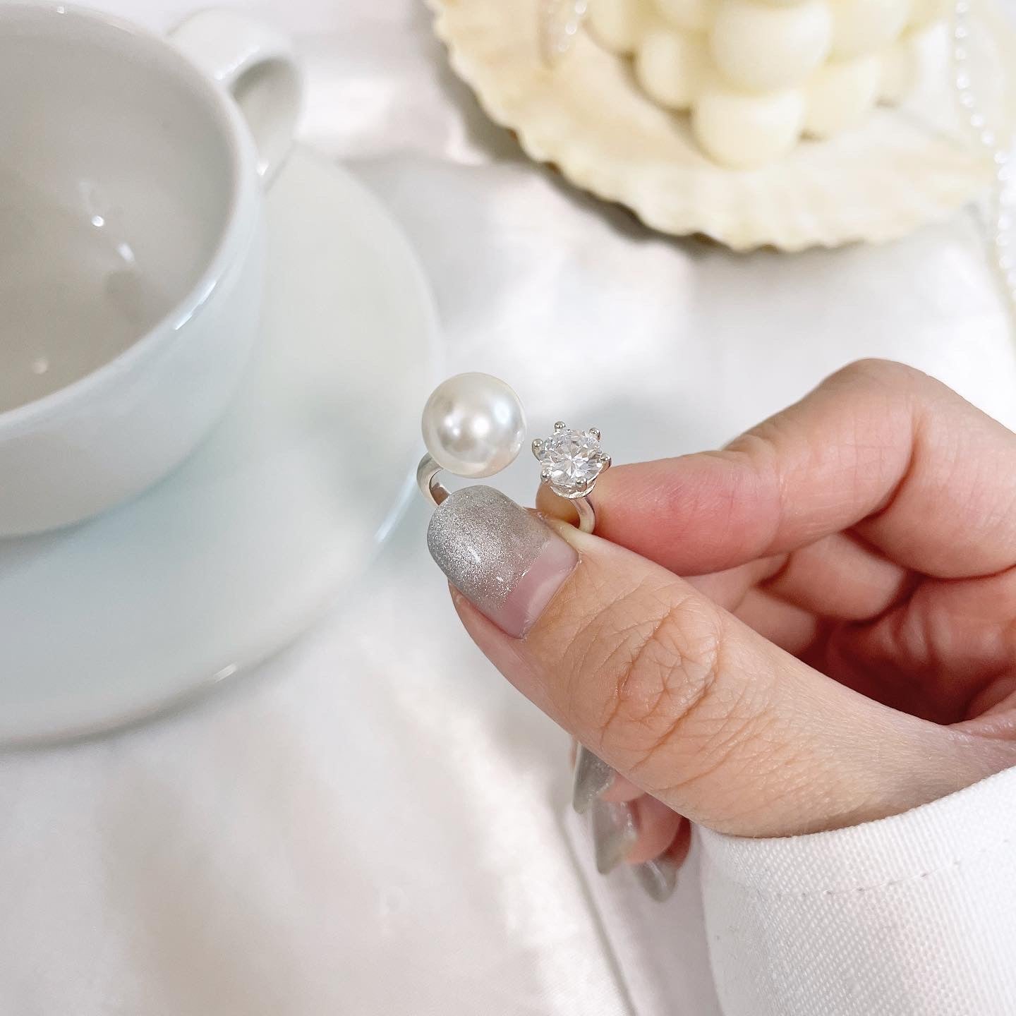 Pearl and cubic ring