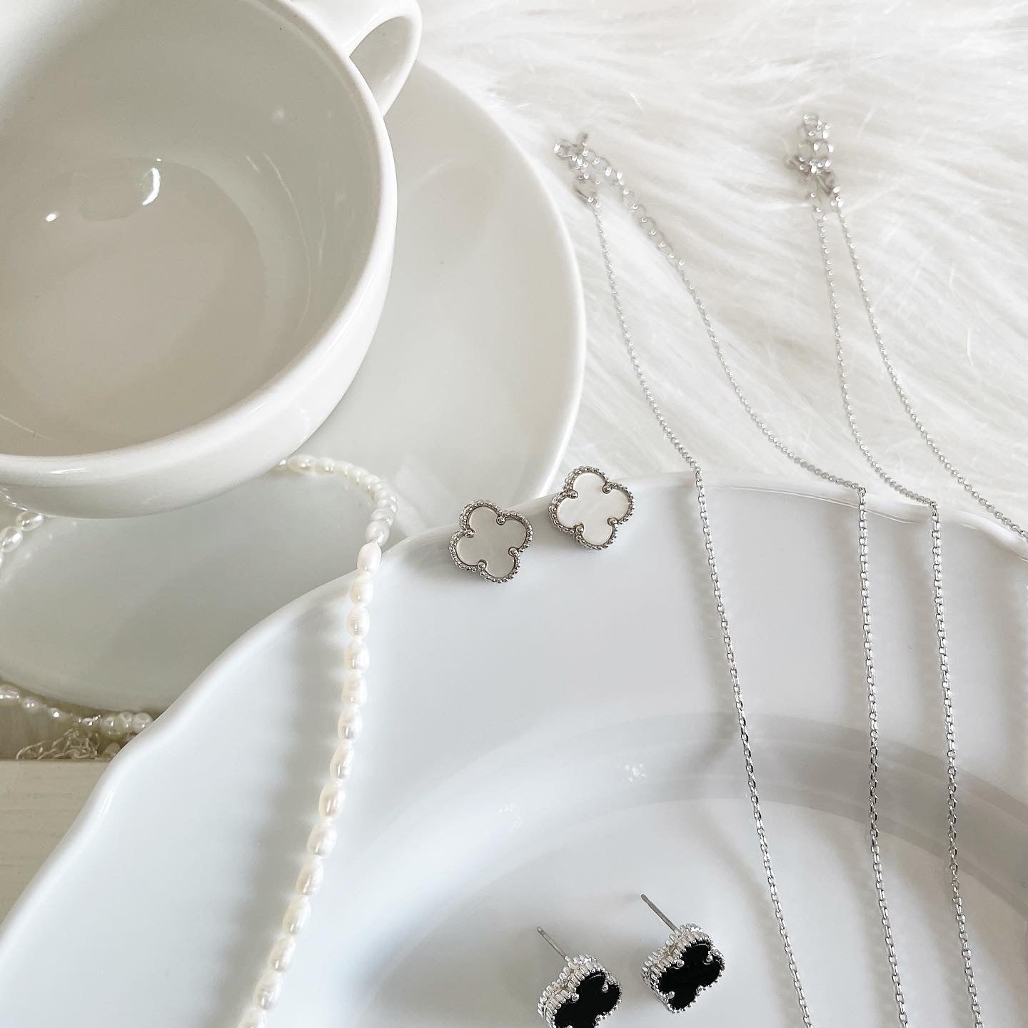 Basic clover earrings