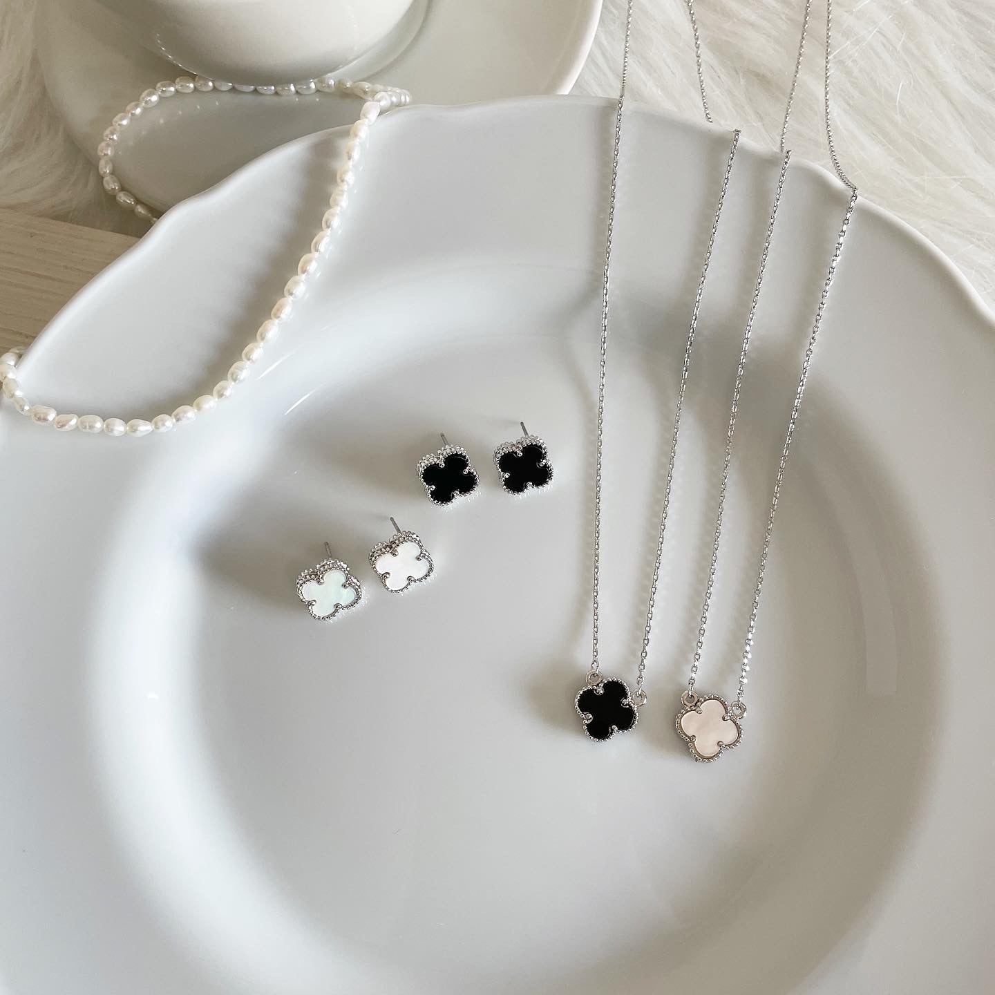 Basic clover earrings