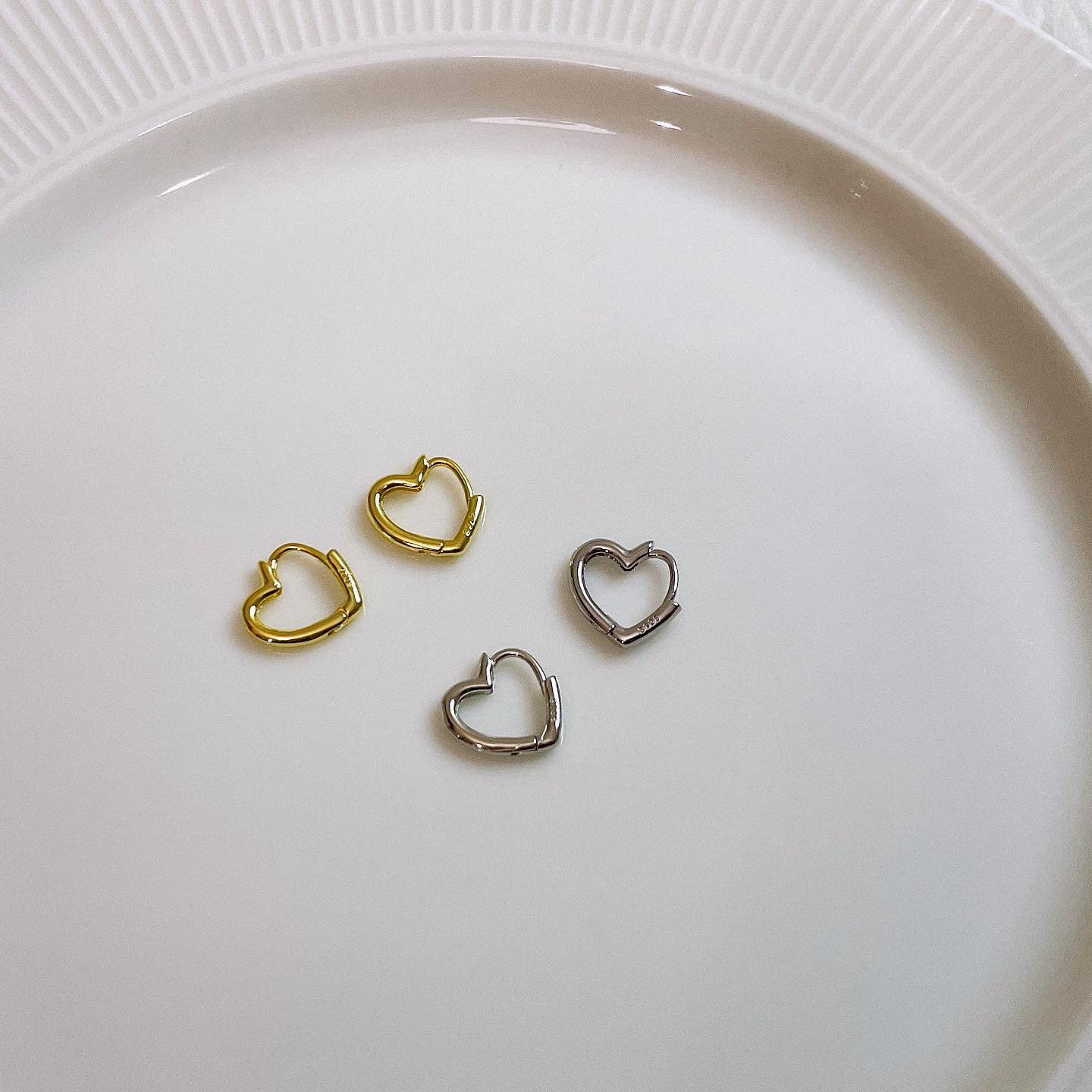 Heart one-touch earrings