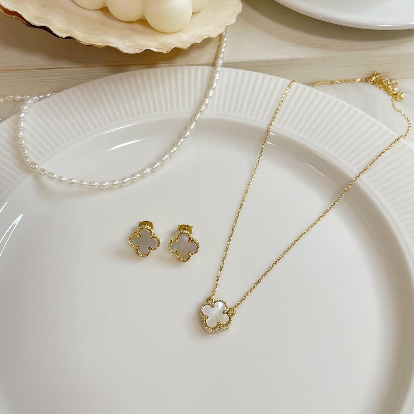 Basic clover earrings