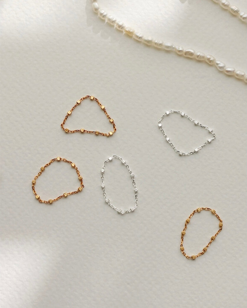 Silver cube point ring