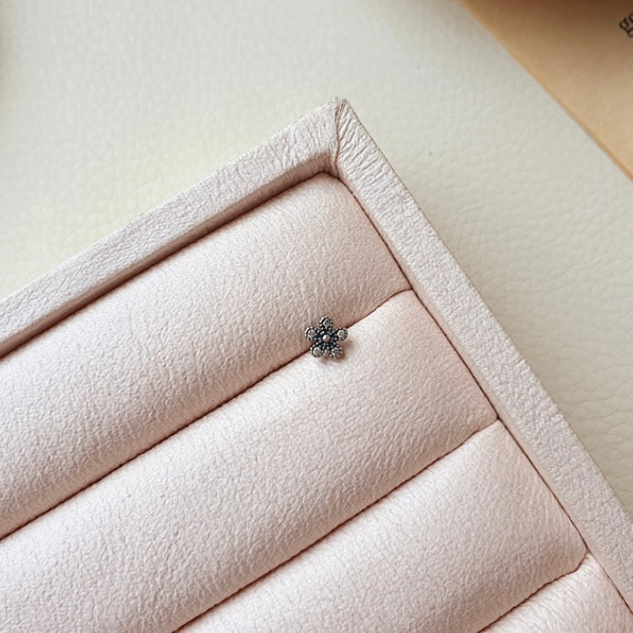 Vintage flower piercing