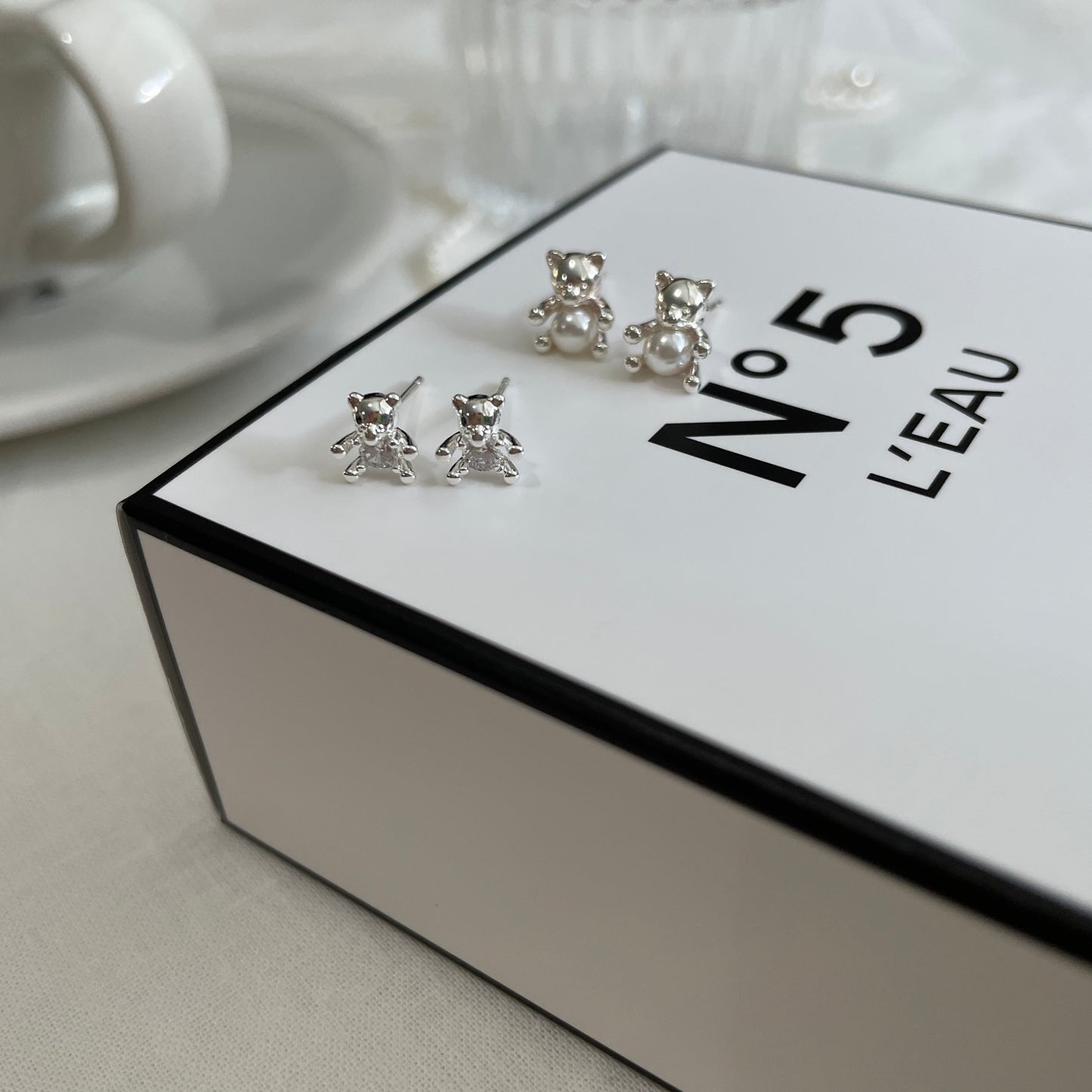 Teddy pearl earrings