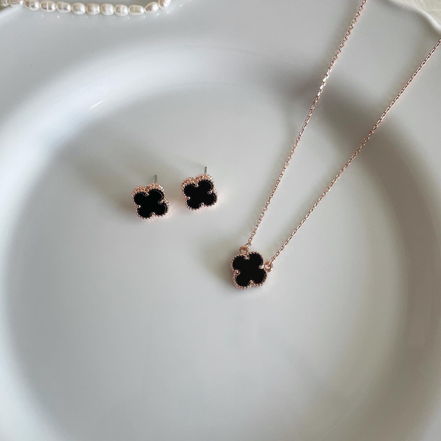 Basic clover earrings