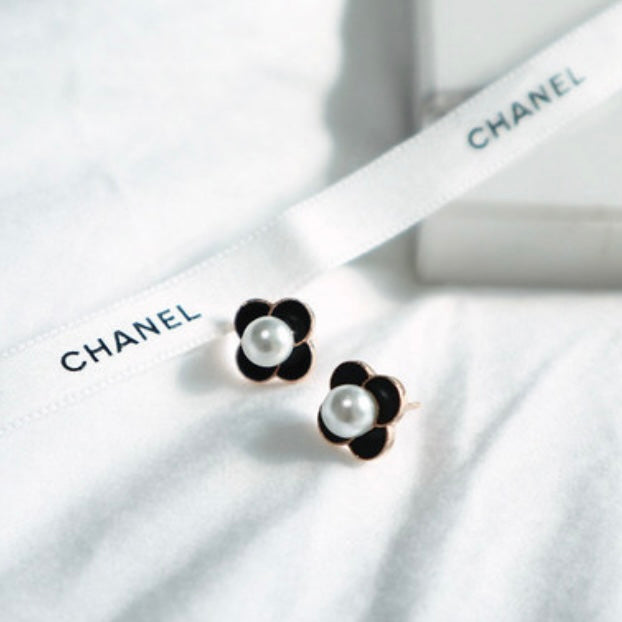 Black cotton flower earrings