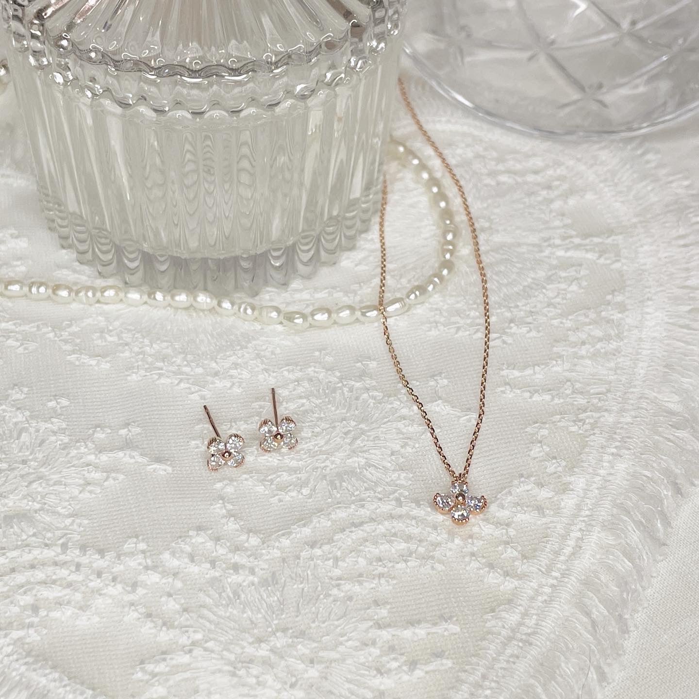 Black stone flower earrings