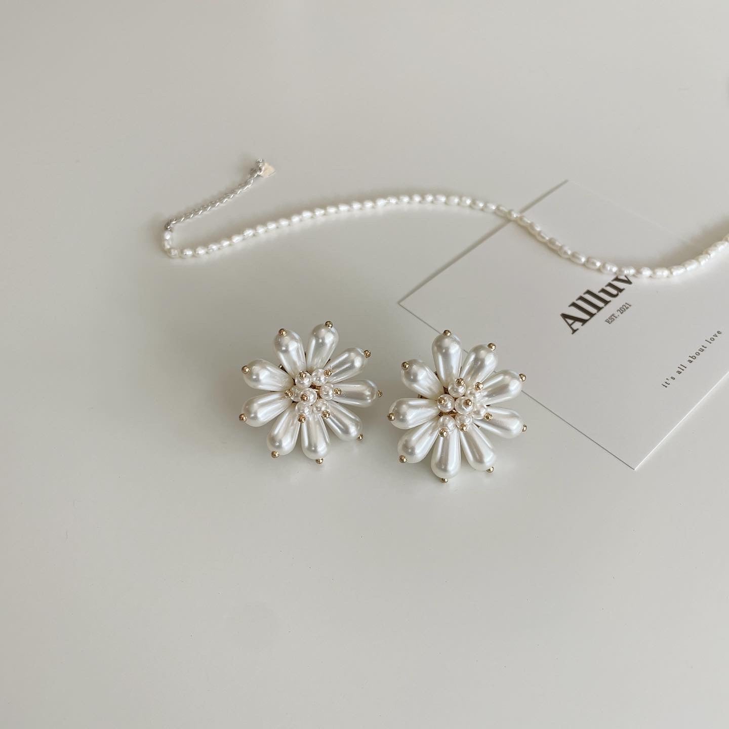 Cotton point earrings
